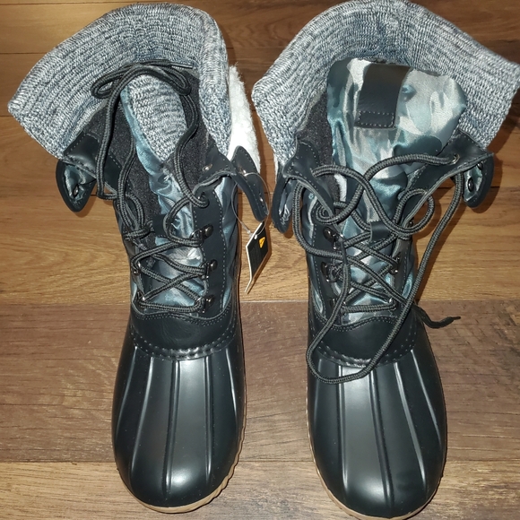 Henry Ferrera Snow Boots - Picture 3 of 5